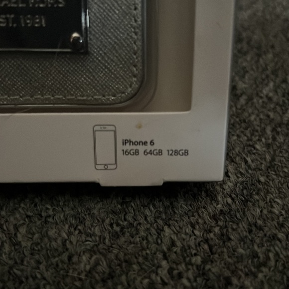 Michael Kors MK Snap On IPhone 6 phone case NWT - Picture 4 of 4